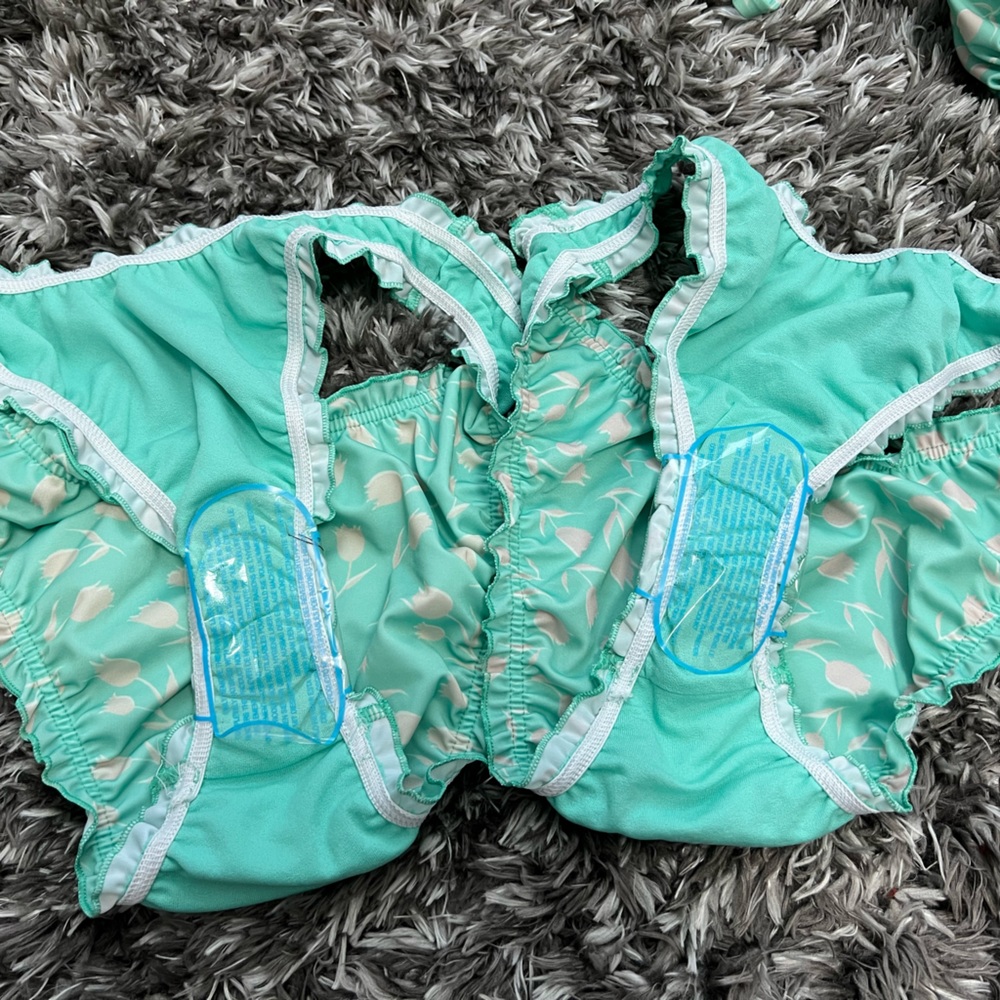 ASOS bathing suit - Picture 4 of 6